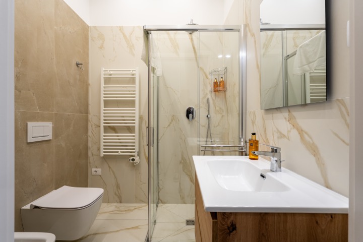Bagno in marmo chiaro, Stylish Florence Retreat, Firenze