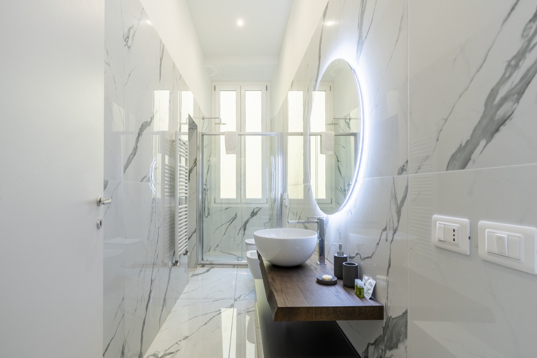 Bagno in marmo, La Dimora Moderna, Firenze