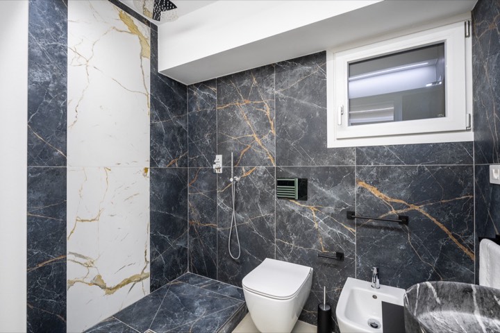 Bagno, Viale Matteotti, Firenze